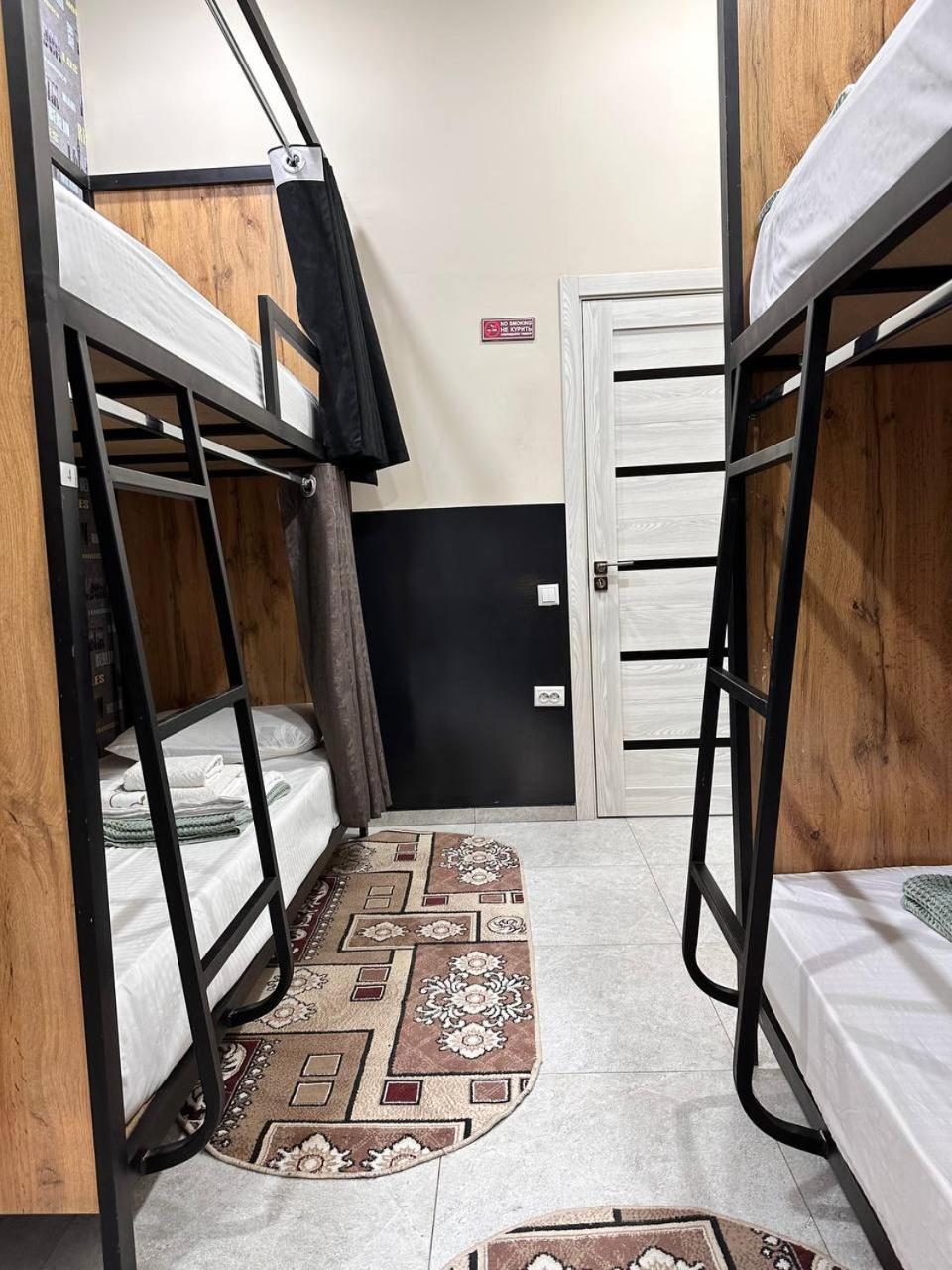 Safarov'S Family Hostel タシュケント エクステリア 写真